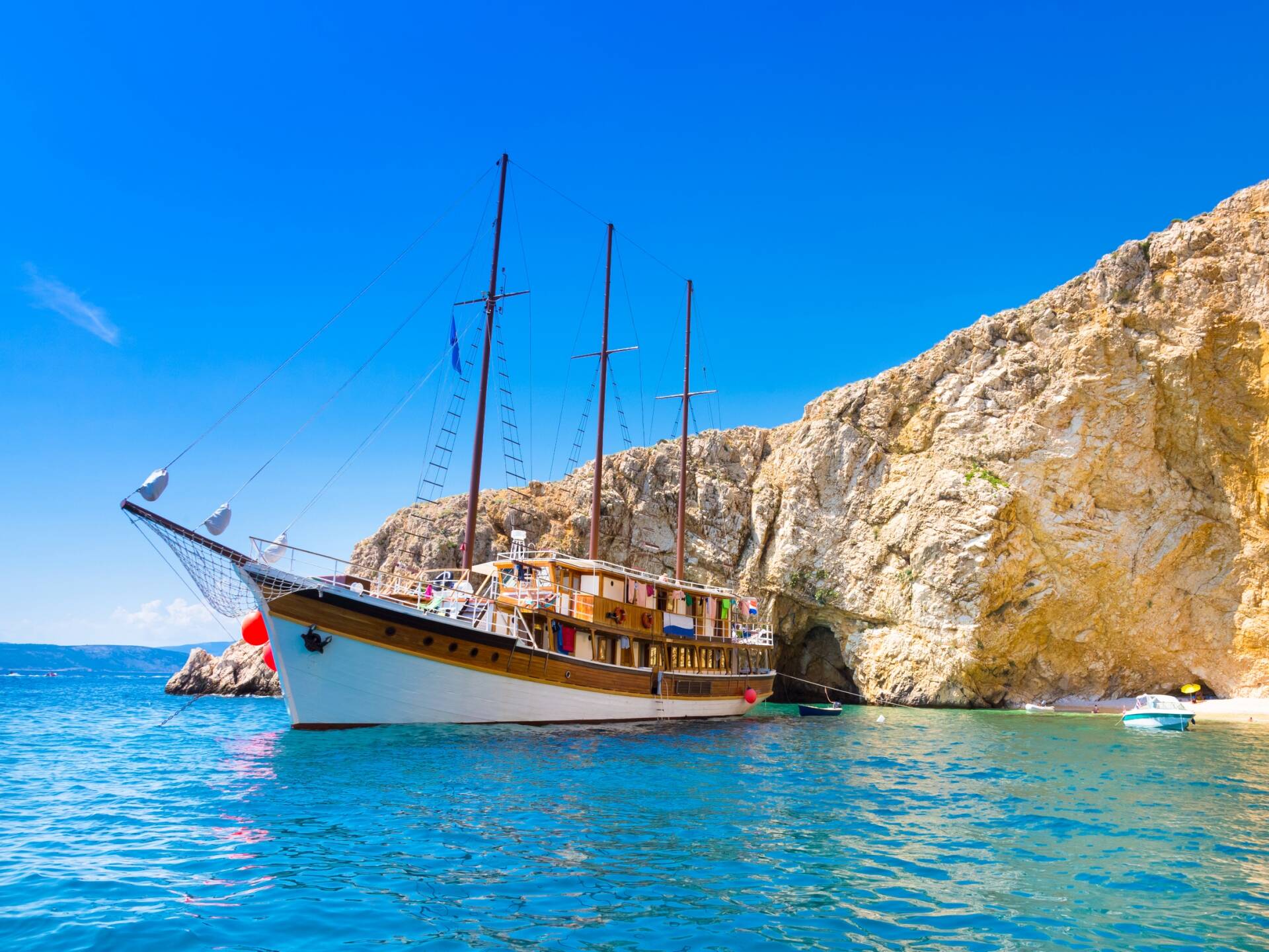 Gulet-boat-in-Greece